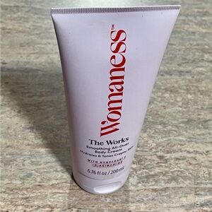 NWOT Womaness The Works Smoothing All-Over Body Cream with Hyaclear 7